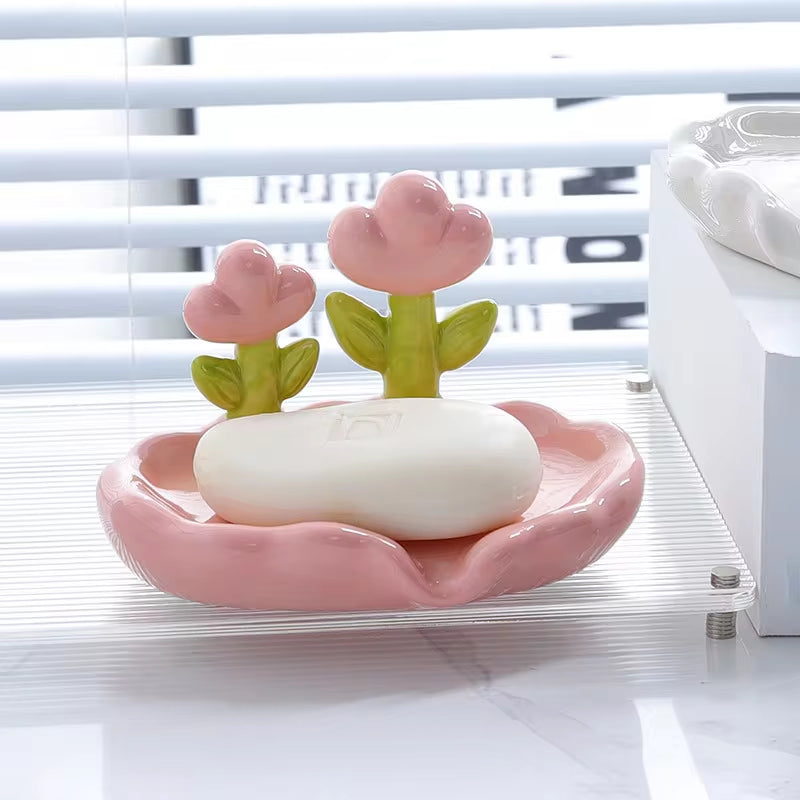 Plastic Portable Cut Flower Shape Soap Dishes Soap Box Household Bathroom Drain Soap Tray Bathroom Soap Box Gadgets Soap Holder